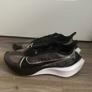 Nike Zoom Gravity, Size 7.5